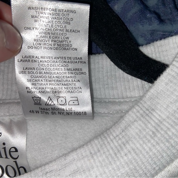 Disney Winnie The Pooh Sweatshirt Womens Medium Good Friends Graphic Modern - Picture 11 of 11